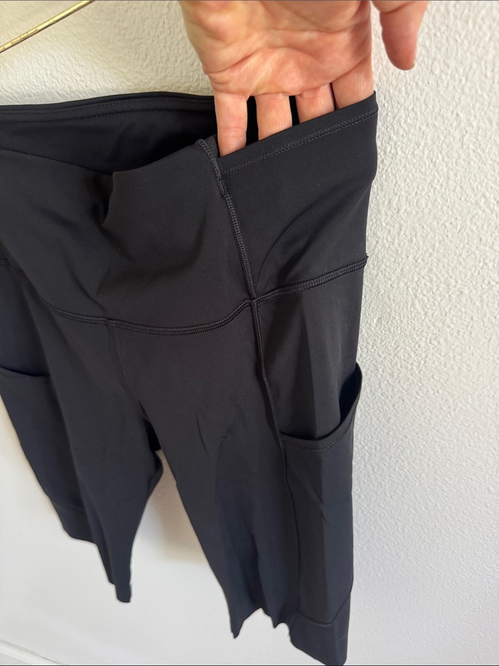 lululemon athletica Black Fast and Free High-Rise Bike Shorts with Phone Pockets - Picture 4 of 7